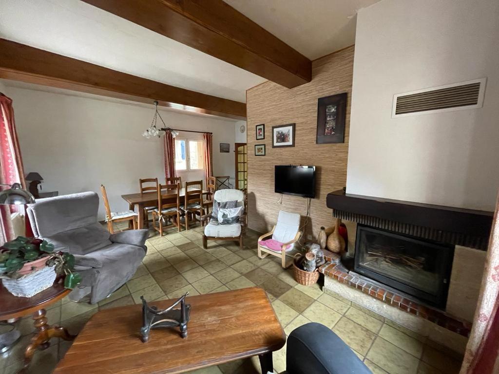 Holiday home Maison Chaleureuse Au Coeur Des Aspres Camelas